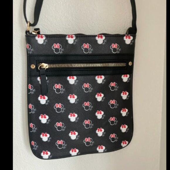 ❤️3/$12 Disney Small Minnie Mouse Purse - Picture 1 of 5